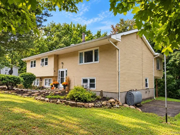 30 Laura Road, Monroe, NY 10950