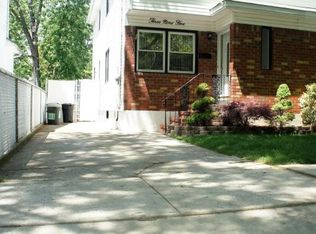 395 N Railroad Ave, Staten Island, NY 10304