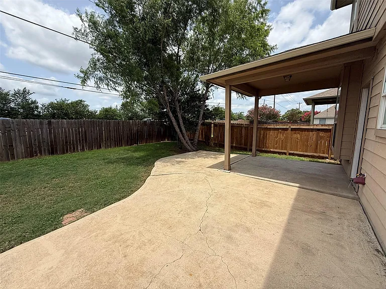 245 Verano Dr — Photo 24