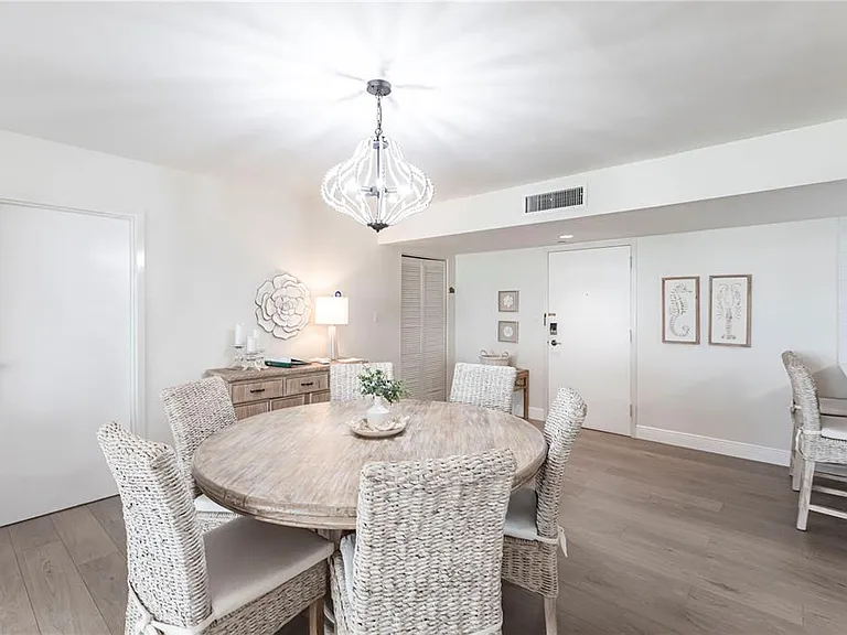 1055 W Peppertree Dr #106AA — Photo 6
