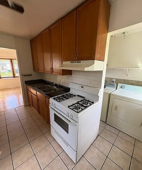 1176 Hawthorne Ave — Photo 8
