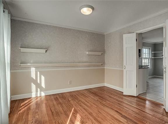 5th image of 6806 W 101st St