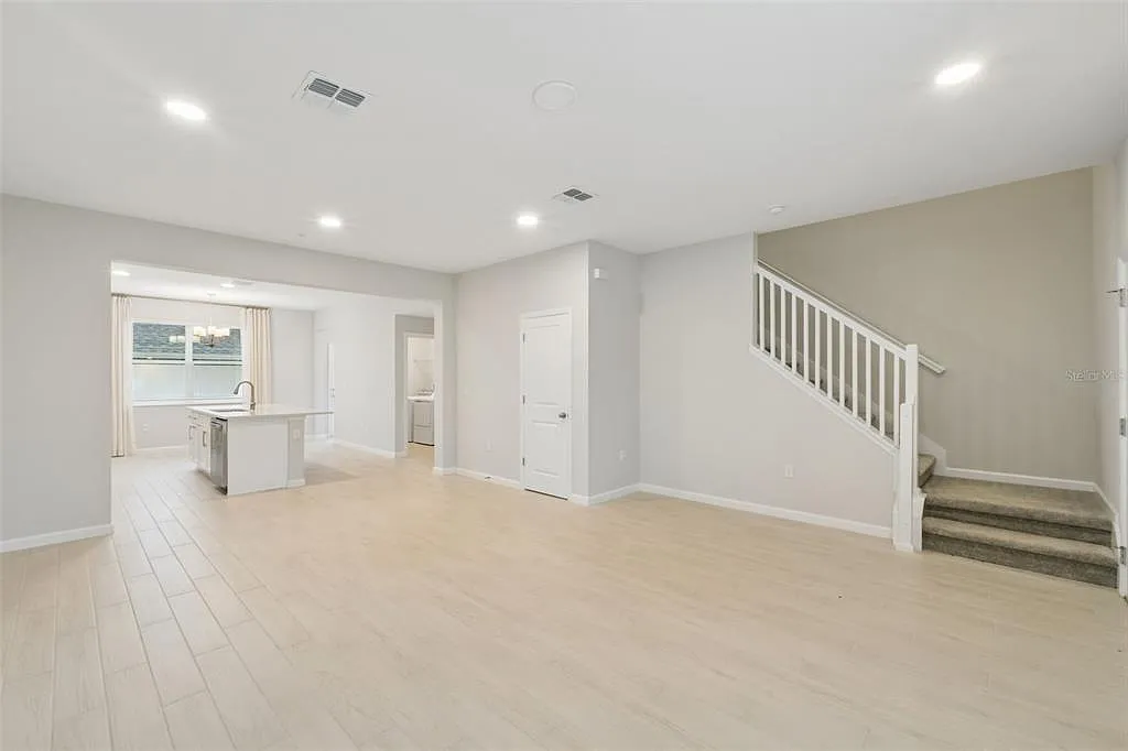 3 bed, 2.5 bath, 1688 sqft, $2,500 — Photo 2