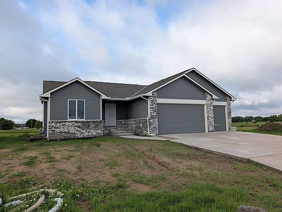 2nd image of 219 Summer Dr