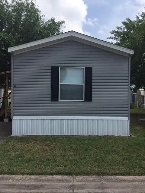 2 bed, 930 sqft, $875 — Photo 1