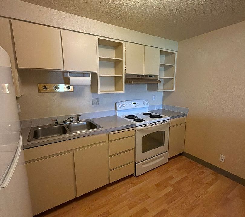 1st image of 2124 Arthur St APT 11