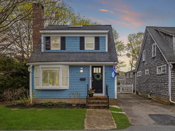 17 Edwards Rd, Barnstable, MA 02630
