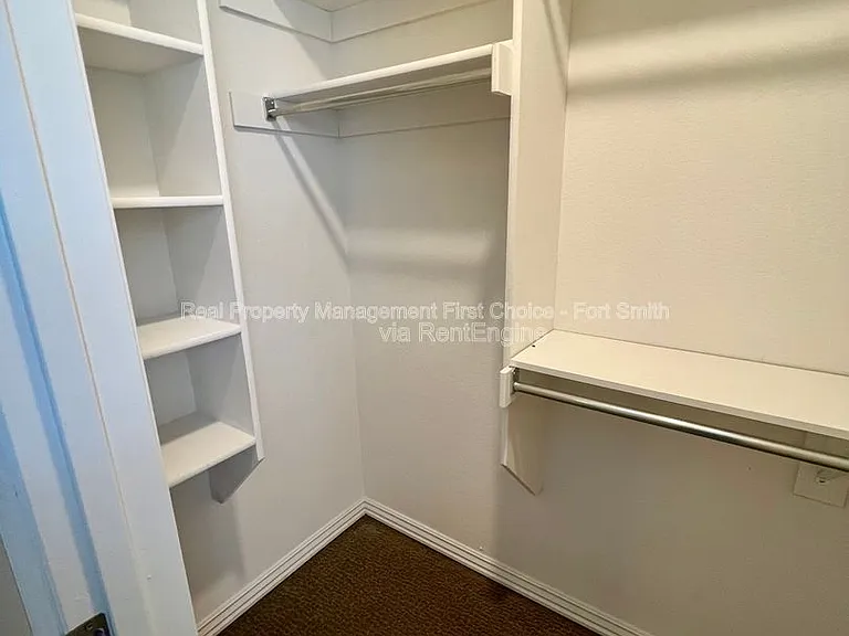 9905 Landry Dr — Photo 22