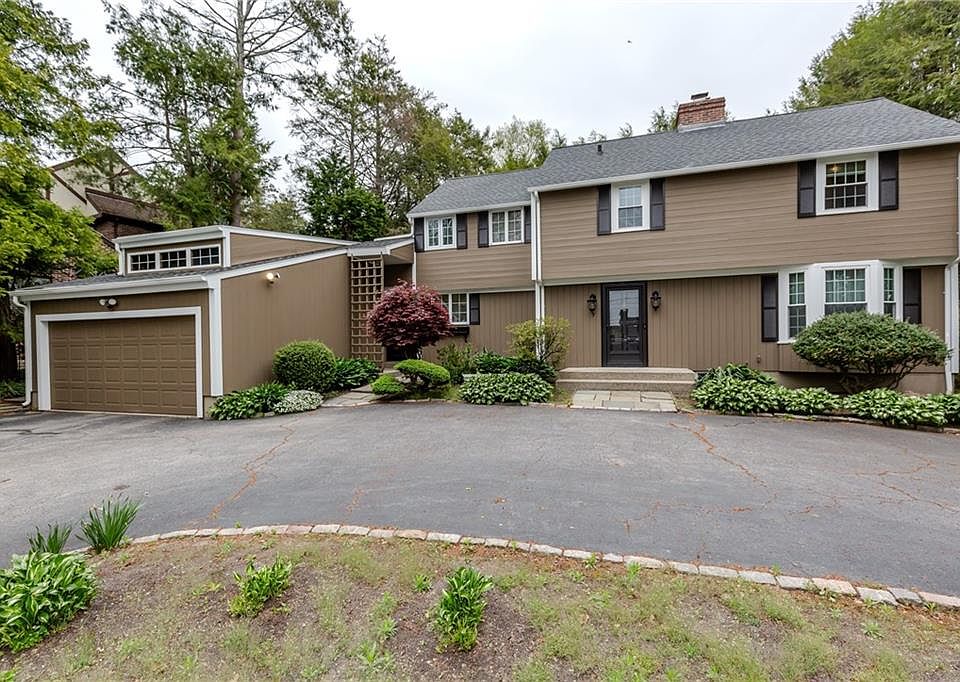 1st image of 7 White Birch Rd