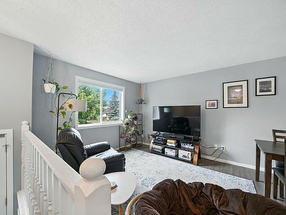 3rd image of 45 Erickson Dr
