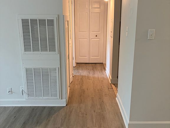 4th image of 125 S Ewing Ave #8