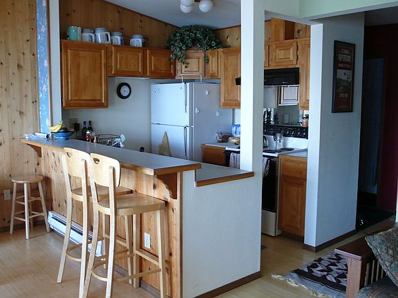 Vaulted Ceiling in Open Kitch/LR