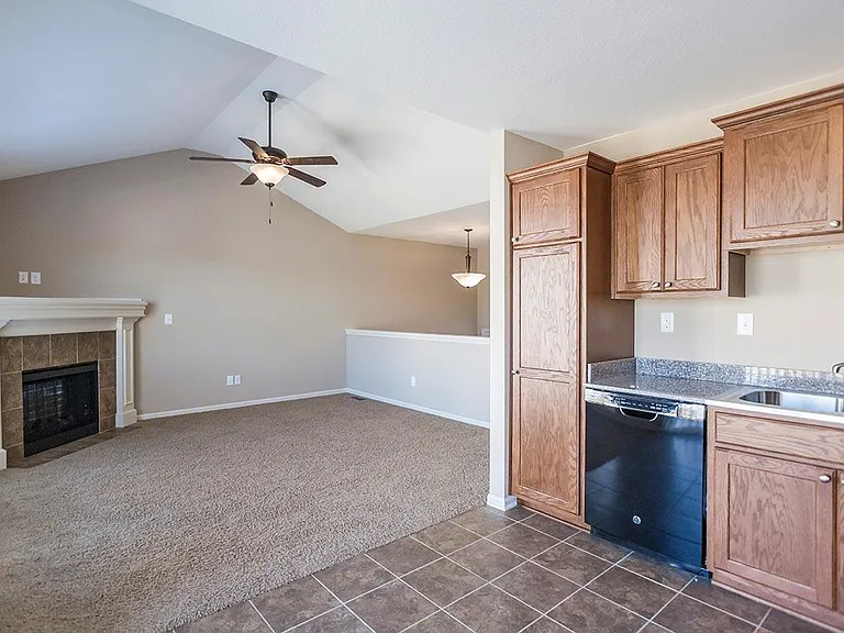 Parkway Oaks Townhomes and Duplexes — Photo 48