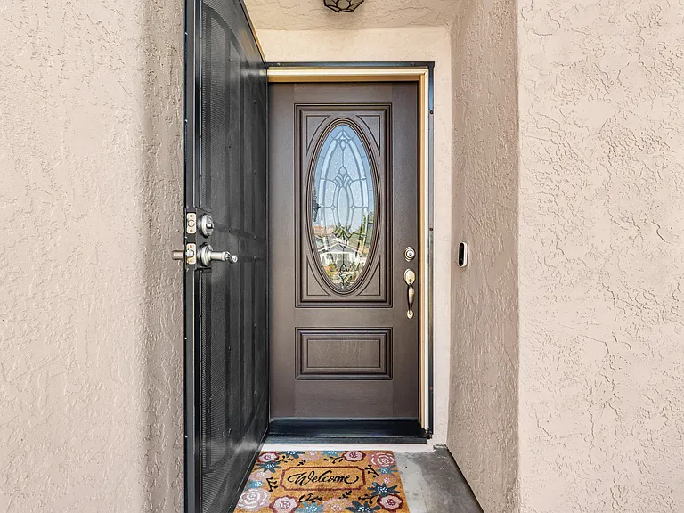 833 Joanna Dr — Photo 2