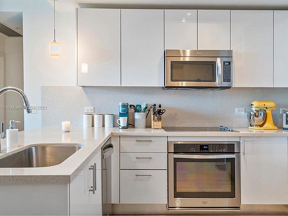 5th image of 999 SW 1st Ave APT 2807