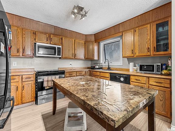 3rd image of 2715 Corbett ROAD