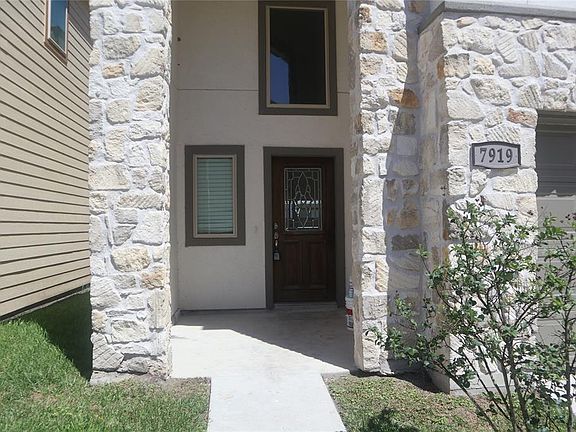 3rd image of 7919 Ashford Terrace Dr