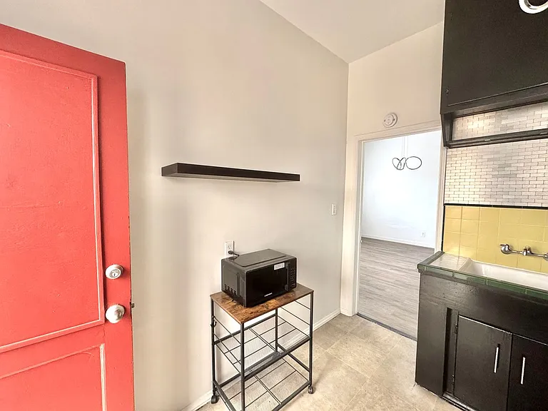 Nerney Apartments — Photo 21