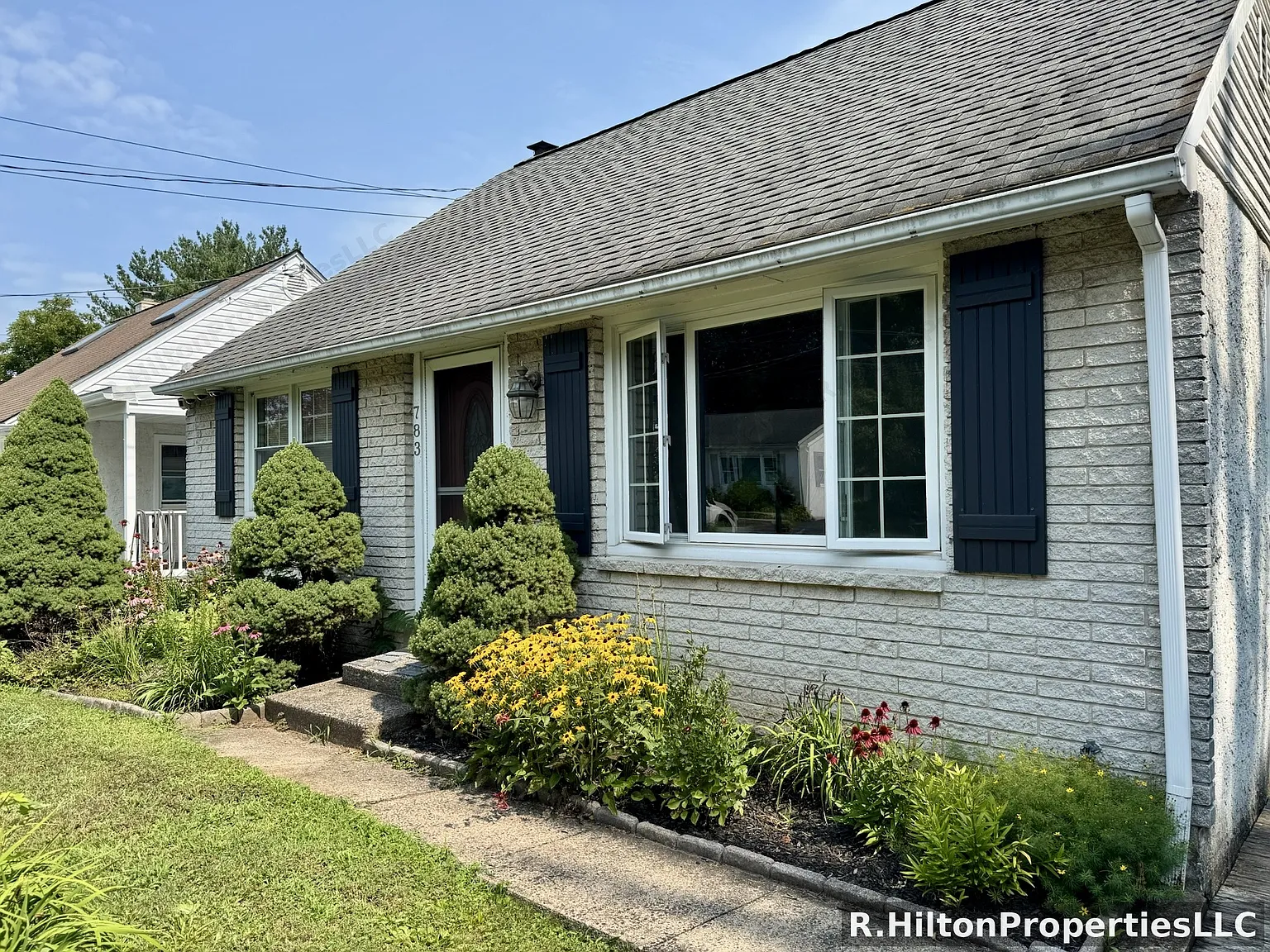 783 Union Ave — Photo 2