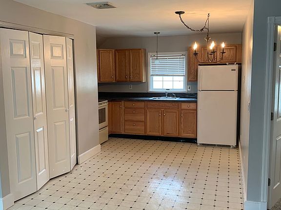 5th image of 9 Washington Ave #2