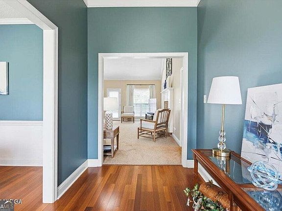 3rd image of 411 Dixieland Dr