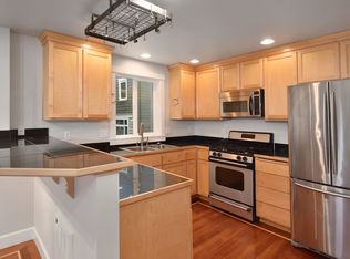 1017 N 50th St APT B, Seattle, WA 98103