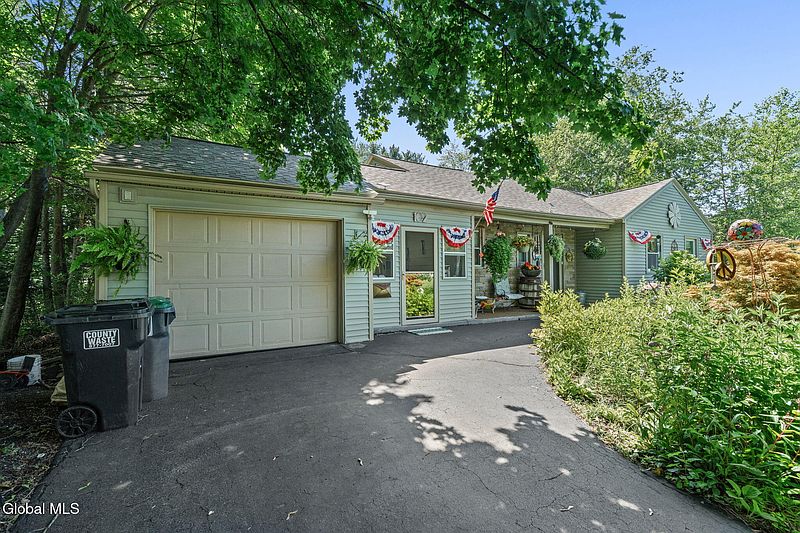 4th image of 102 Marson Avenue