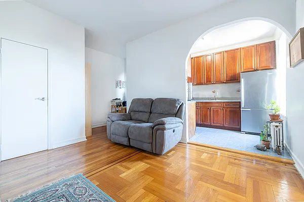 Sold by Brick&Mortar | media 3