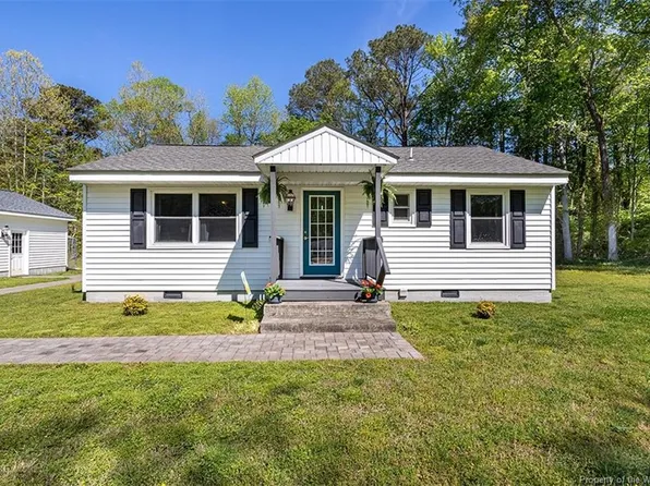 2703 Ridge Rd, Cobbs Creek, VA 23035