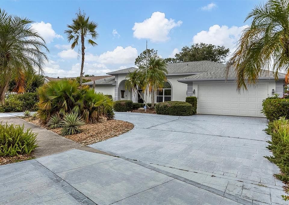1st image of 3758 Surrey Ln