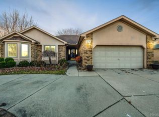 51795 Lillian Rd, Chesterfield, MI 48047