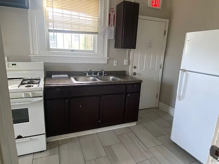3905 W Forest Park Ave — Photo 4