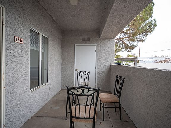 3rd image of 1704 N Jones Blvd #1