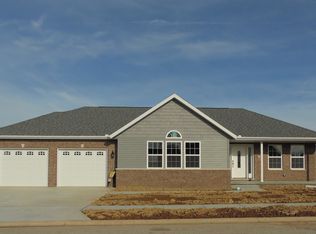 5 Osprey Ct, Pekin, IL 61554