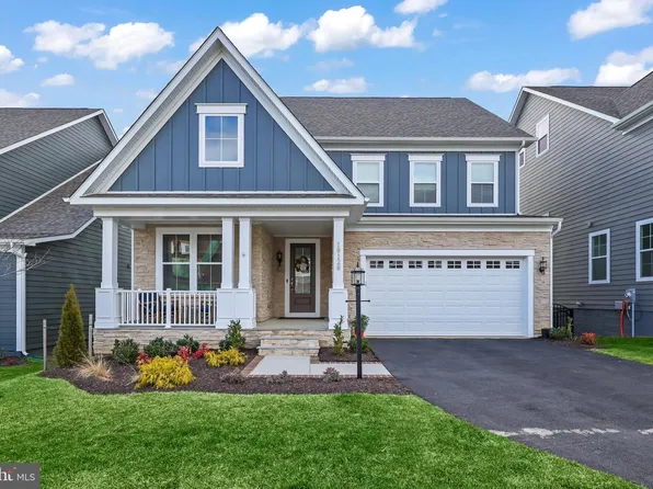 18126 Marsh Pine Rd, Dumfries, VA 22026