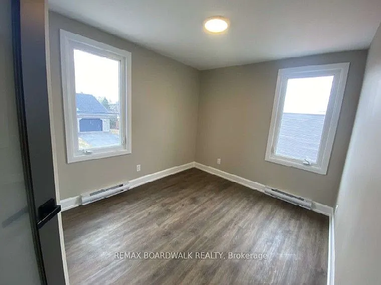 4534 A Ste Catherine St #A — Photo 8