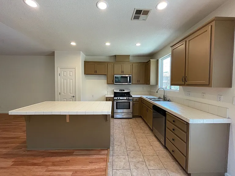 3976 Anastasia Ln — Photo 5