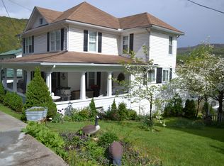 78 E Walnut Street, Richwood, WV 26261