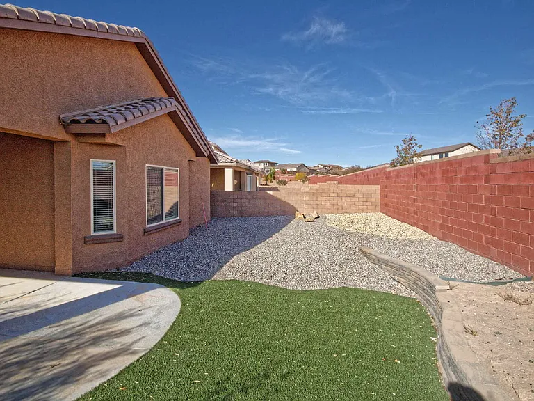 817 Palo Alto Dr NE — Photo 22