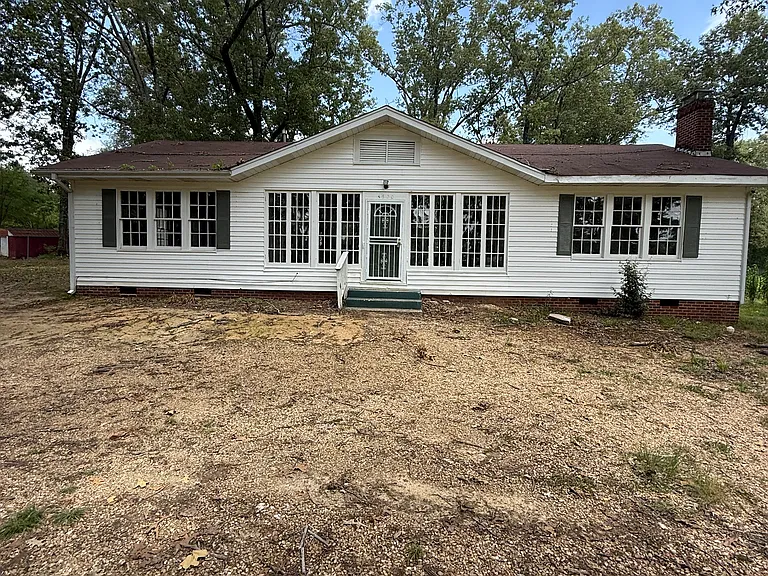 4520 Whitehaven Dr — Photo 1