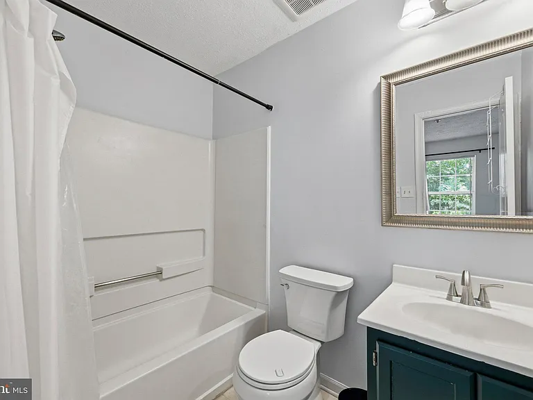 1518 Deep Gorge Ct — Photo 24