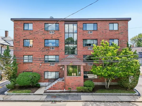41 Walnut St Unit 22, Waltham, MA 02453