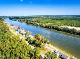 1112 Sea Gate Dr, Newport, NC 28570