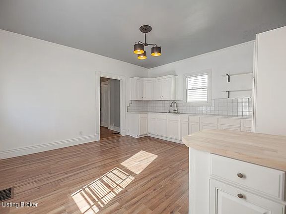 4th image of 1022 Winkler Ave