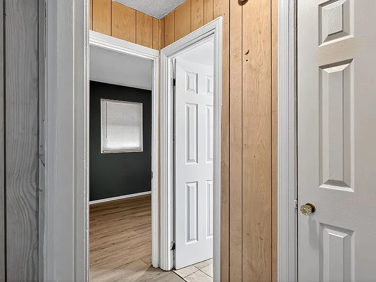 1274 W Green St — Photo 19