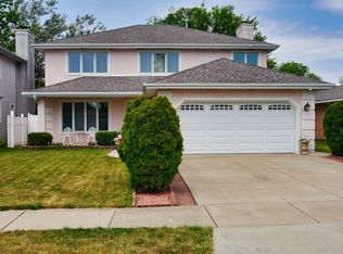8420 Mansfield Ave, Burbank, IL