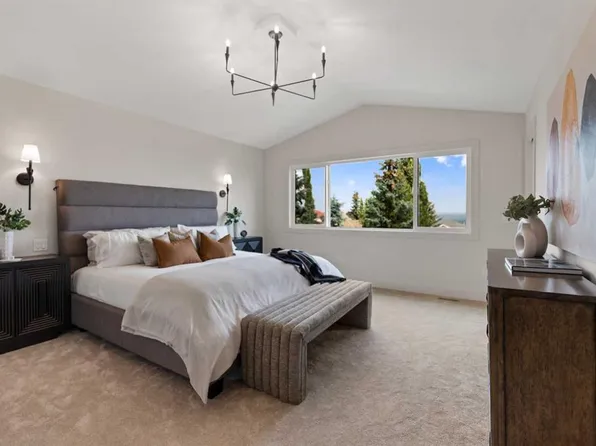 52 S Patterson Rise SW, Calgary, AB T3H 2E3