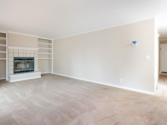 3rd image of 128 Crescent Dr
