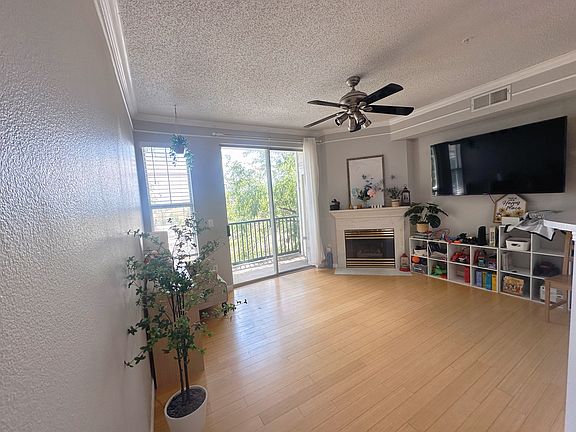 4th image of 2026 Oxford Ln