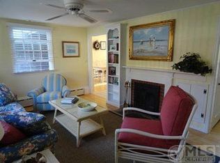 77 Hollingsworth Rd, Osterville, MA 02655